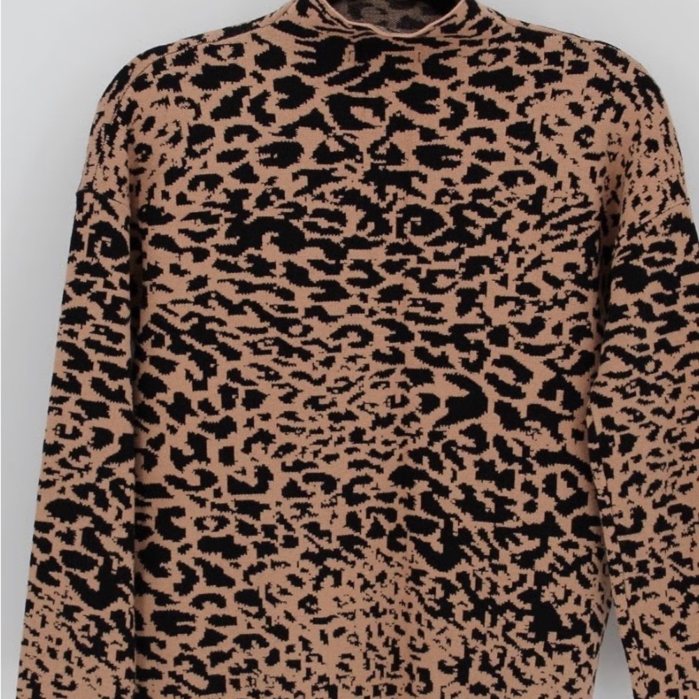 Tahari Black and Tan Leopard Print Turtleneck Sweater